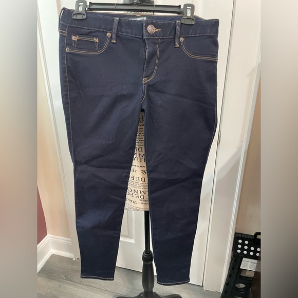 Express Woman’s 6S Brand New Low Rise Legging Jeans - Picture 2 of 9